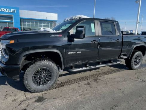 New 2026 Chevrolet Silverado 2500 ZR2 image 6
