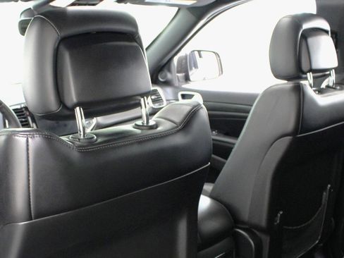 Used 2019 Jeep Grand Cherokee Altitude AWD/4WD image 37