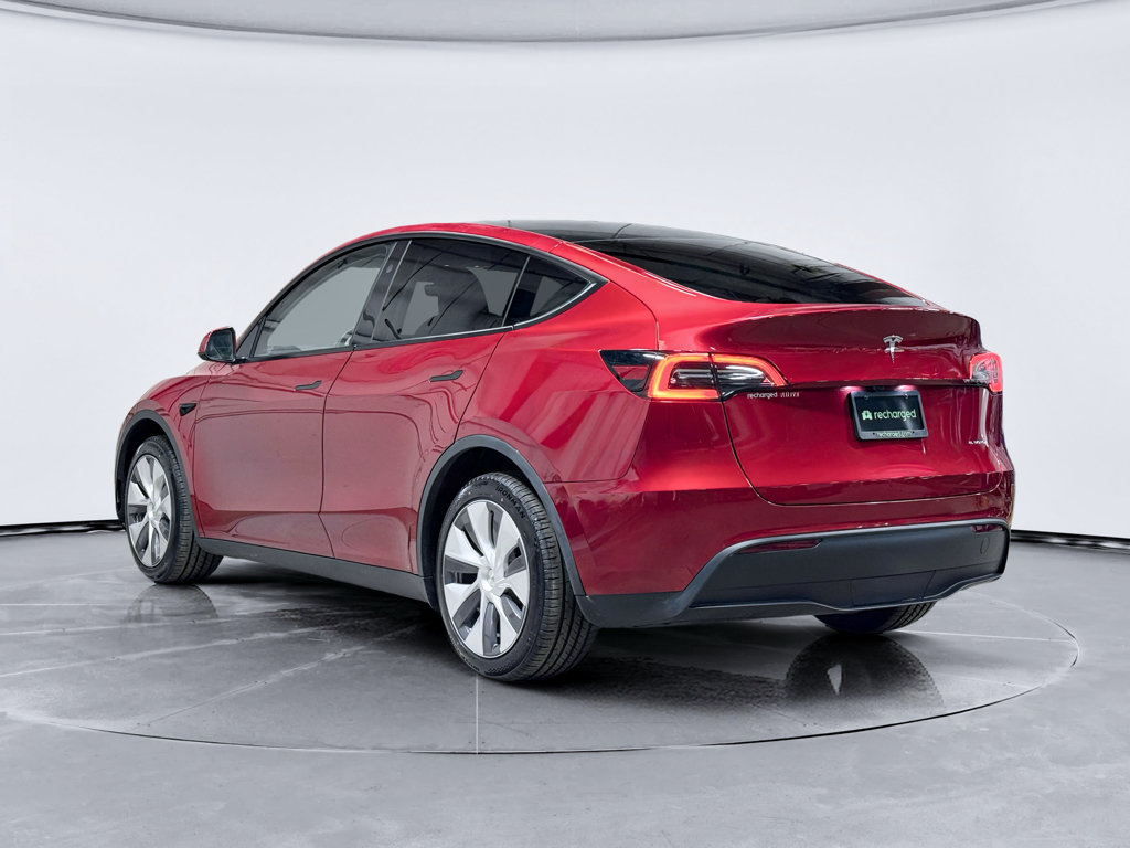 Used 2024 Tesla Model Y Long Range AWD/4WD image 2