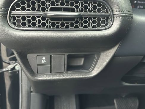 Used 2023 Honda HR-V LX image 15