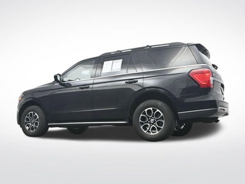 Used 2023 Ford Expedition XLT image 39