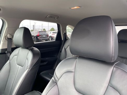 Used 2025 Kia Sorento S image 23