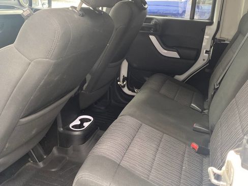 Used 2012 Jeep Wrangler Unlimited Sport image 9