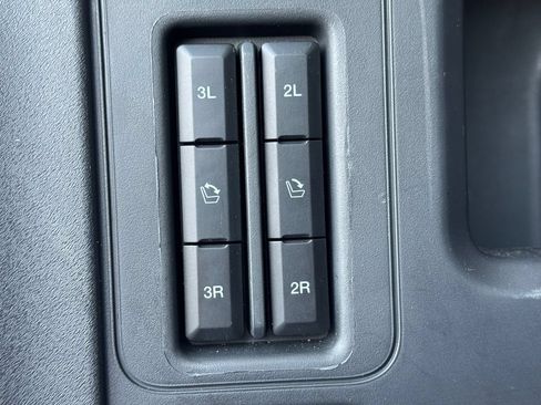 Used 2025 Ford Expedition Platinum AWD/4WD image 40