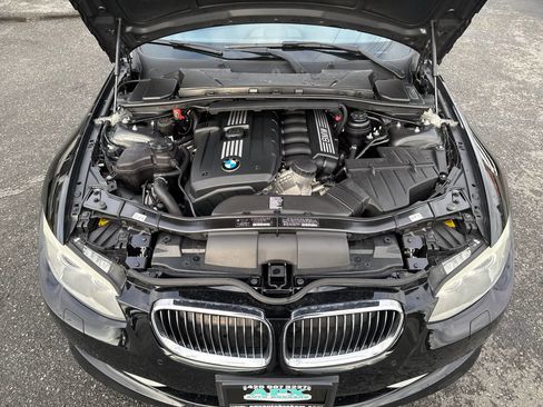 Used 2011 BMW 328i Convertible image 9