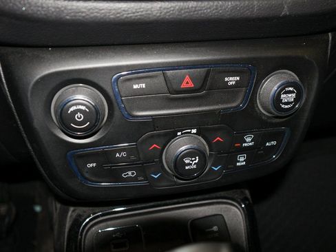 Used 2020 Jeep Compass Latitude image 14