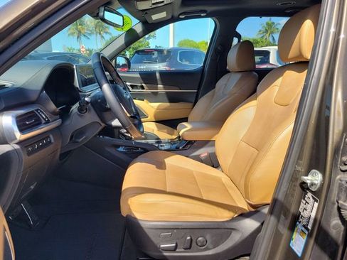 Used 2022 Kia Telluride SX w/ Towing Package FWD image 18
