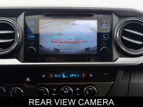 Used 2017 Toyota Tacoma TRD Off-Road image 25