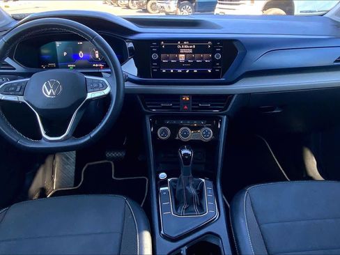 Used 2023 Volkswagen Taos SE image 16