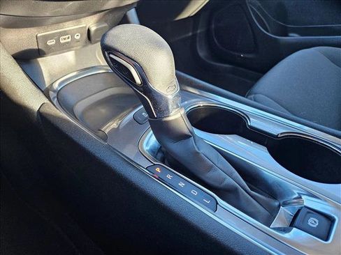 Used 2025 Chevrolet Malibu LT image 12