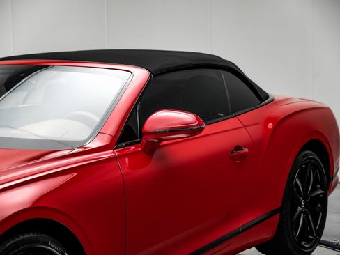 Used 2022 Bentley Continental GT image 37