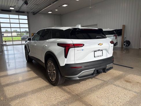 Used 2024 Chevrolet Blazer EV LT AWD/4WD image 3