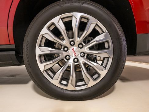 Used 2023 GMC Yukon Denali w/ Denali Reserve Package image 14