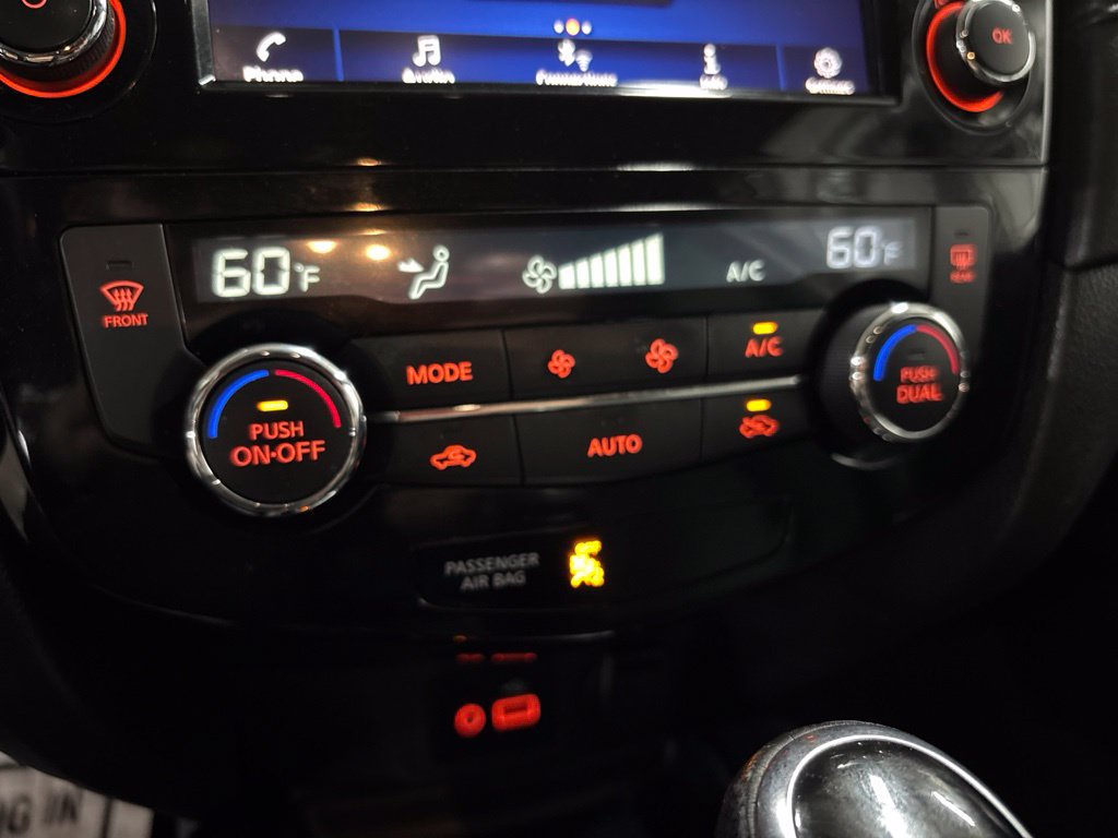 Used 2018 Nissan Rogue SV AWD/4WD image 29