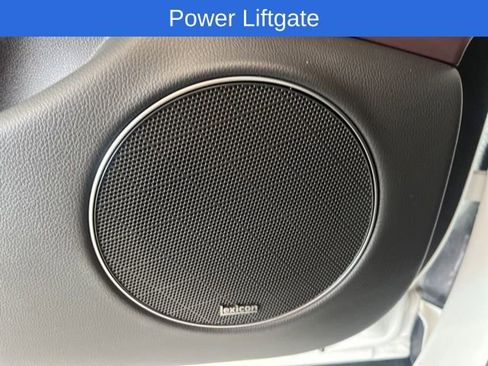 Used 2022 Genesis GV70 2.5T w/ Advanced Package image 14