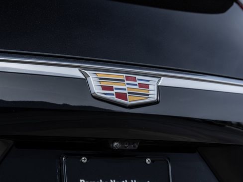 Used 2023 Cadillac Escalade Premium Luxury image 12