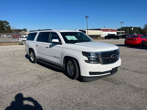 Used 2018 Chevrolet Suburban LT image 10
