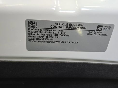 Used 2024 GMC Terrain SLE image 33