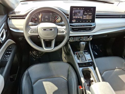 Used 2025 Jeep Compass Limited AWD/4WD image 10