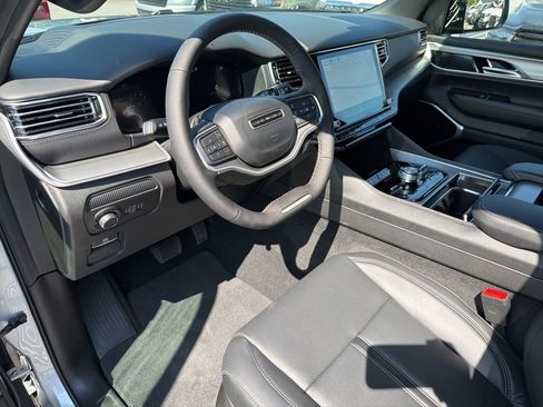 New 2026 Jeep Grand Wagoneer Limited AWD/4WD image 44