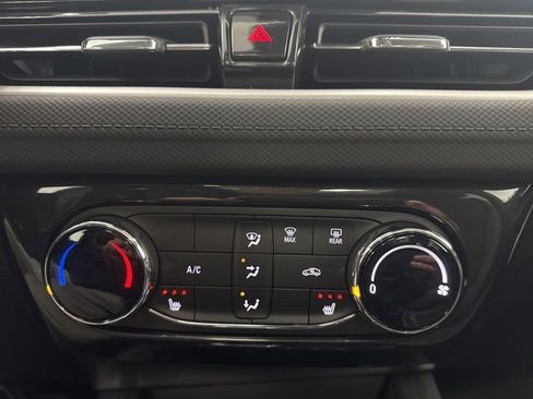 New 2026 Chevrolet TrailBlazer LT w/ LT Cold Weather Package FWD image 17