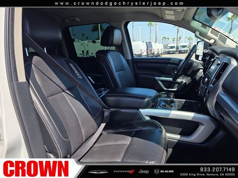 Used 2017 Nissan Titan PRO-4X w/ Pro-4x Convenience Package AWD/4WD image 15