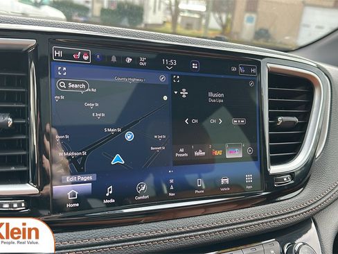 Used 2024 Chrysler Pacifica Pinnacle w/ Trailer Tow Group image 22