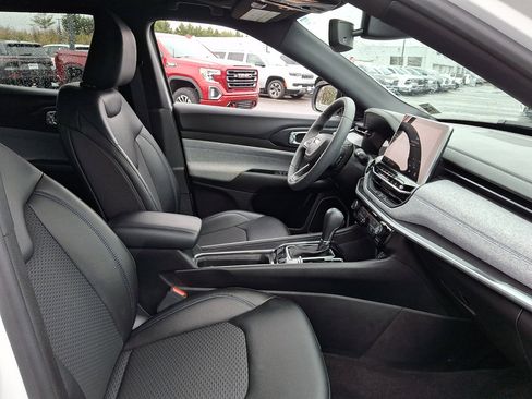 Used 2024 Jeep Compass Latitude w/ Sun and Sound Group image 12