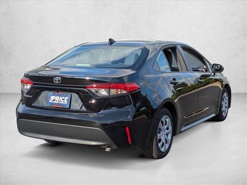 Certified 2025 Toyota Corolla LE image 5