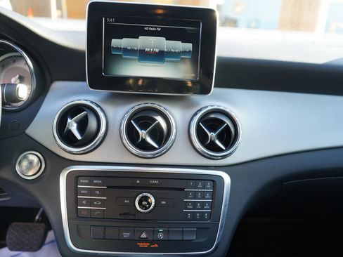Used 2016 Mercedes-Benz GLA 250 image 11