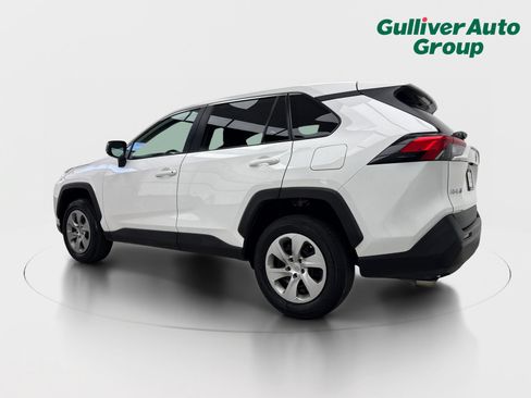 Used 2023 Toyota RAV4 LE FWD image 4