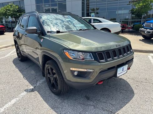 Used 2019 Jeep Compass Trailhawk AWD/4WD image 7