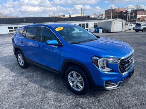 Used 2024 GMC Terrain SLE image 3