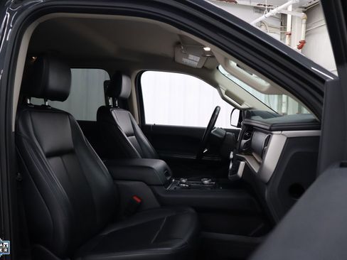 Used 2024 Ford Expedition Max XLT image 32