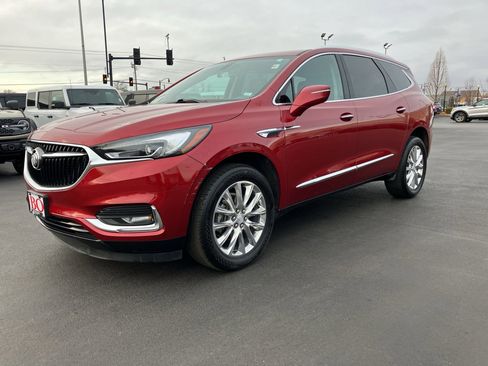 Used 2019 Buick Enclave Essence image 3