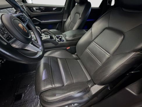 Used 2020 Porsche Cayenne AWD/4WD image 11