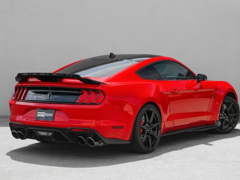 Used 2021 Ford Mustang Shelby GT500 w/ Carbon Fiber Handling Package RWD image 3