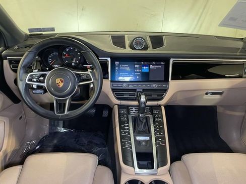 Certified 2020 Porsche Macan AWD/4WD image 26