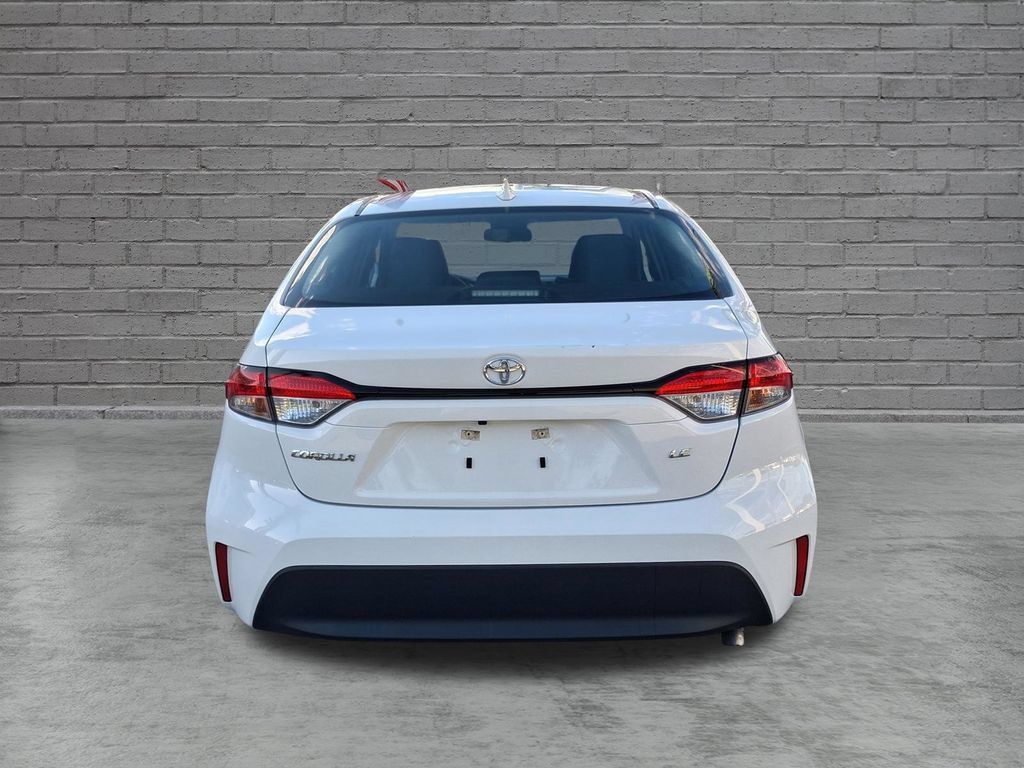 Used 2025 Toyota Corolla LE FWD image 9