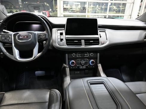Used 2022 GMC Yukon SLT w/ SLT Premium Package image 13