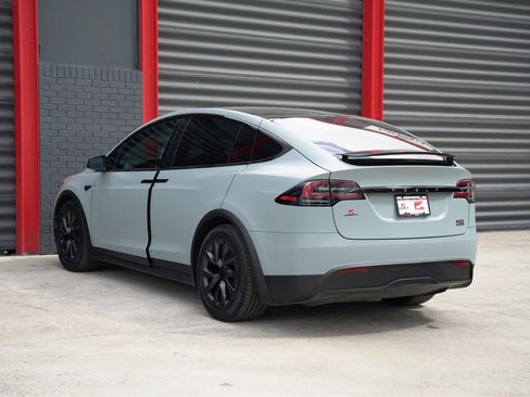 Used 2023 Tesla Model X Plaid image 12