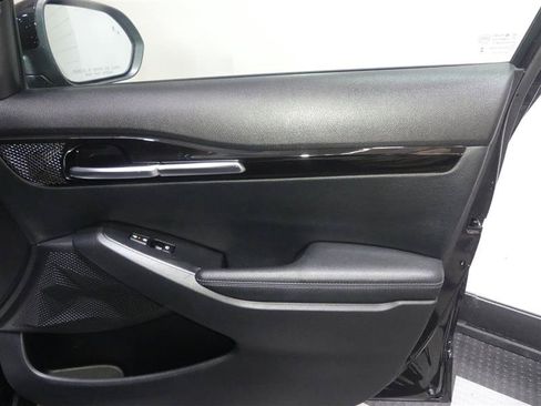 Used 2024 Kia Seltos S AWD/4WD image 19