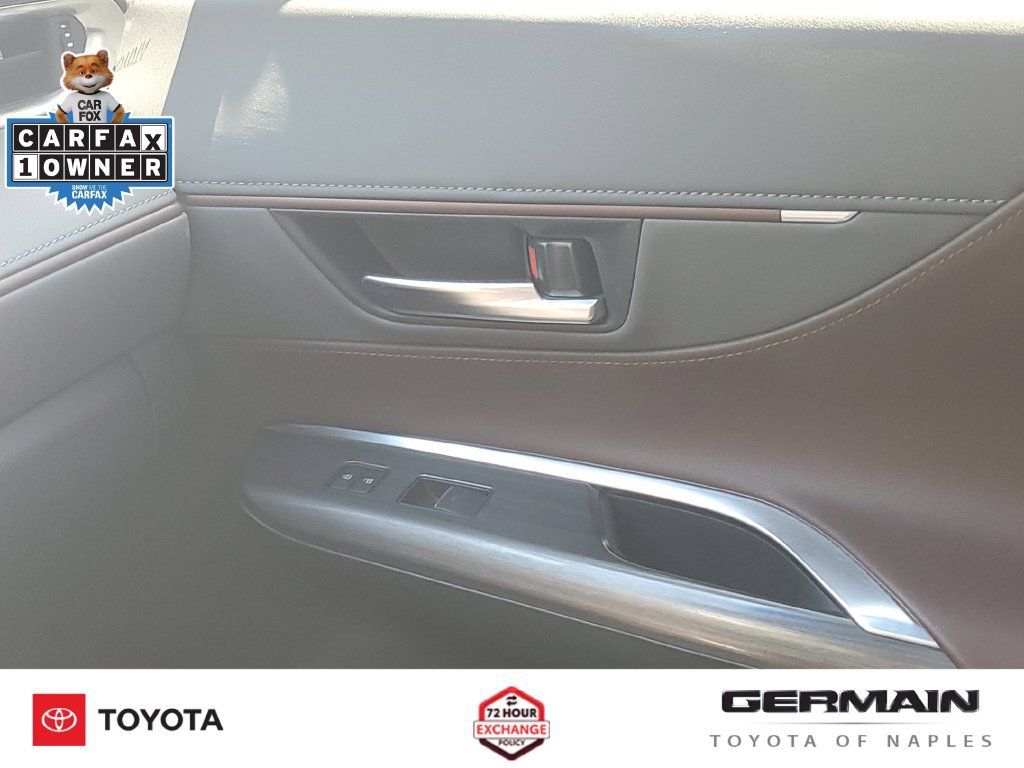 Used 2021 Toyota Venza Limited AWD/4WD image 28