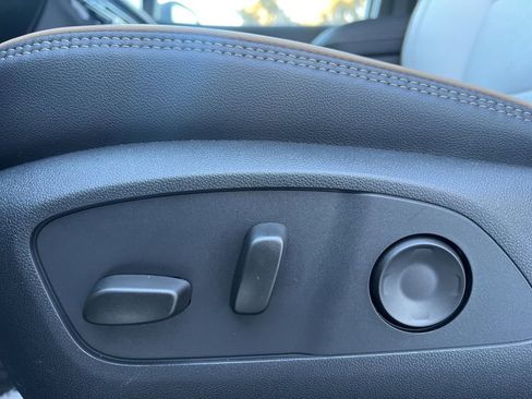 New 2026 Chevrolet Traverse High Country image 9