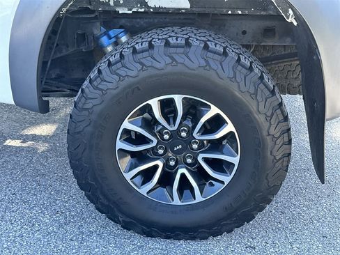 Used 2013 Ford F150 Raptor w/ Luxury Equipment Group image 12