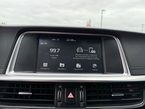 Used 2020 Kia Optima LX image 17