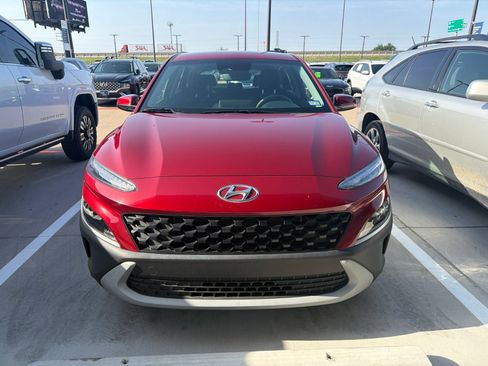 Used 2023 Hyundai Kona SE w/ Cargo Package AWD/4WD image 2