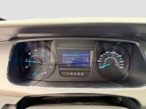 Used 2016 Ford Taurus SEL FWD image 14