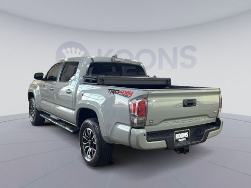 Used 2022 Toyota Tacoma TRD Sport image 4