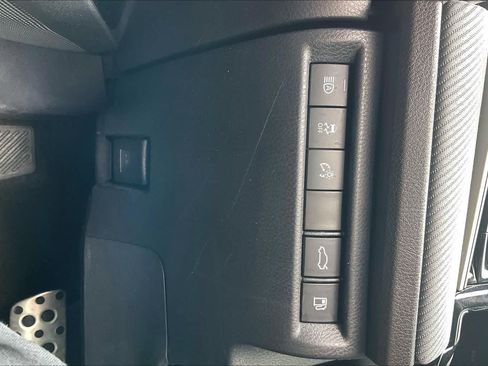 Used 2025 Toyota Camry SE FWD image 33